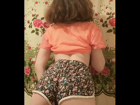 ❤️ Una ghjovana sexy si spoglia i pantaloncini davanti à a camera ❤❌ Porno à co.sitevox.top ❌❤