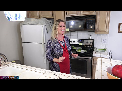 ❤️ Stepmom u munghje in cucina prima di a so data ❤❌ Porno à co.sitevox.top ❌❤